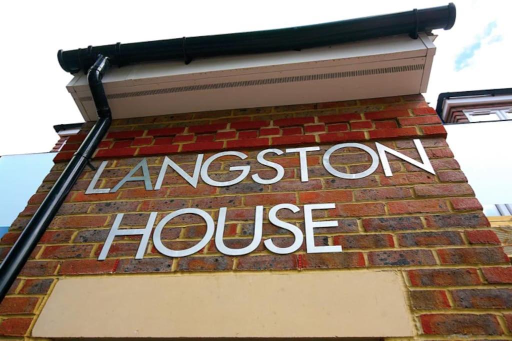 Langston House: 2 Bed, 2 Bath Luxury Apartment Hedgerley Exterior foto
